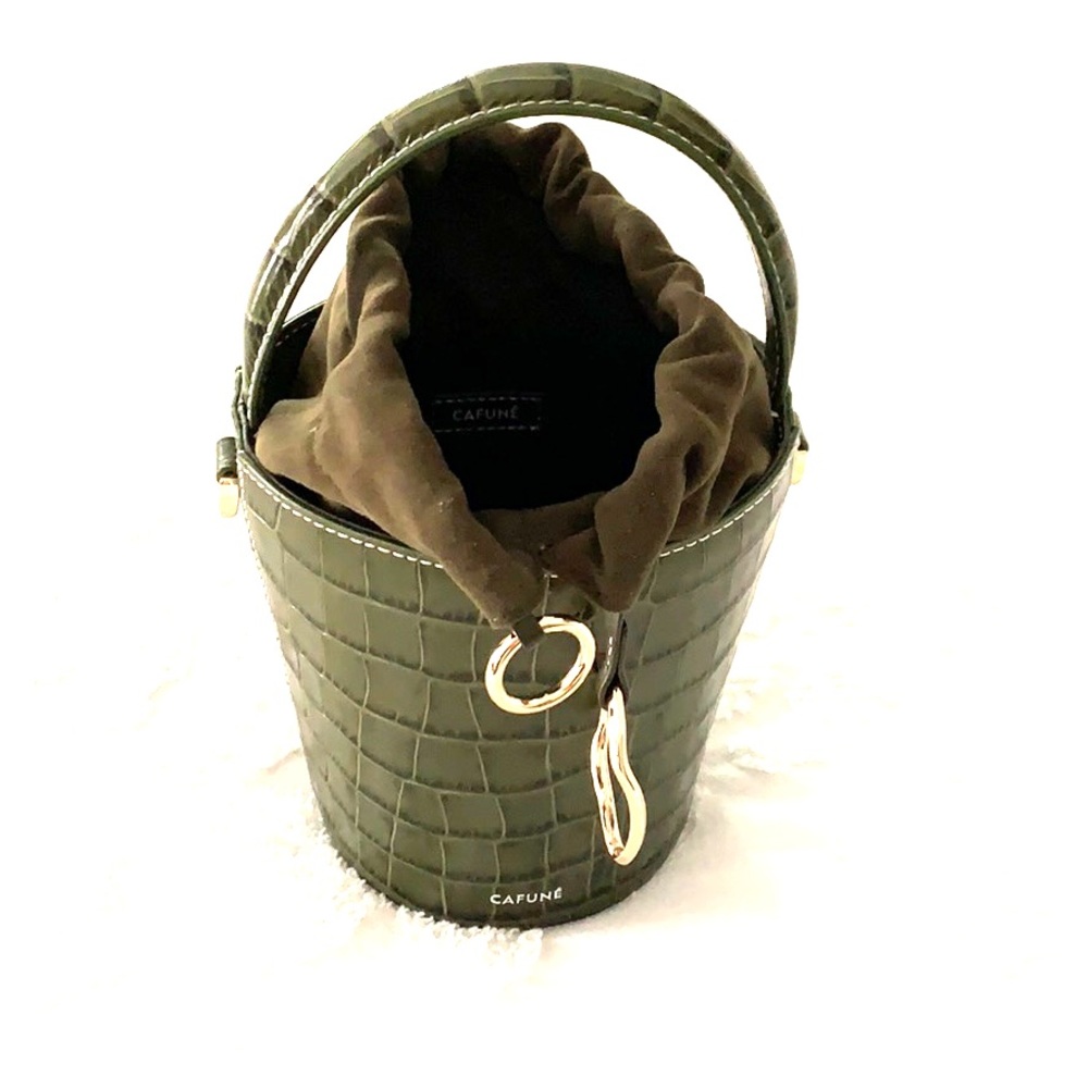 🌟🌟SOLD 🌟🌟NWT Cafuné Croc bucket bag